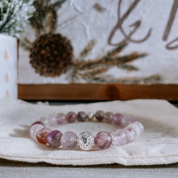 Lavender Amethyst Gemstone Bracelet - Picture 1 of 5